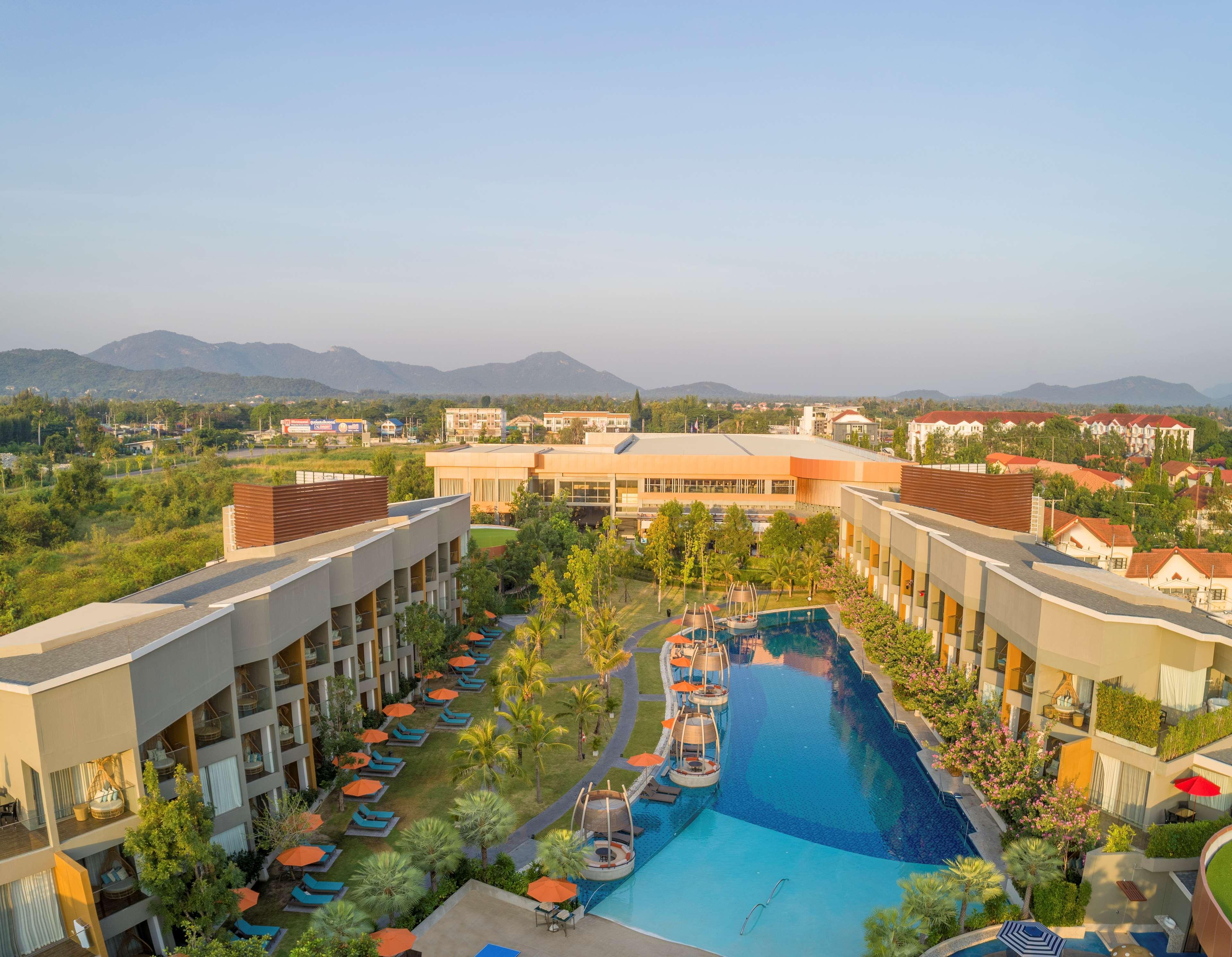 Avani+ Hua Hin Resort Petchaburi Esterno foto